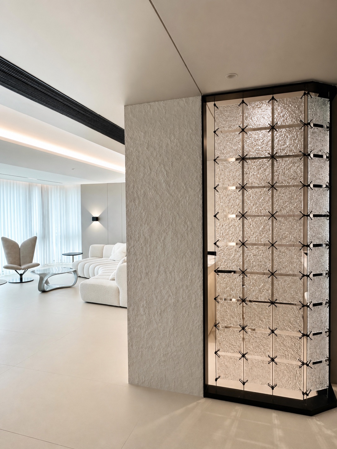 Clear crystal corner divider with black frame and point connectors