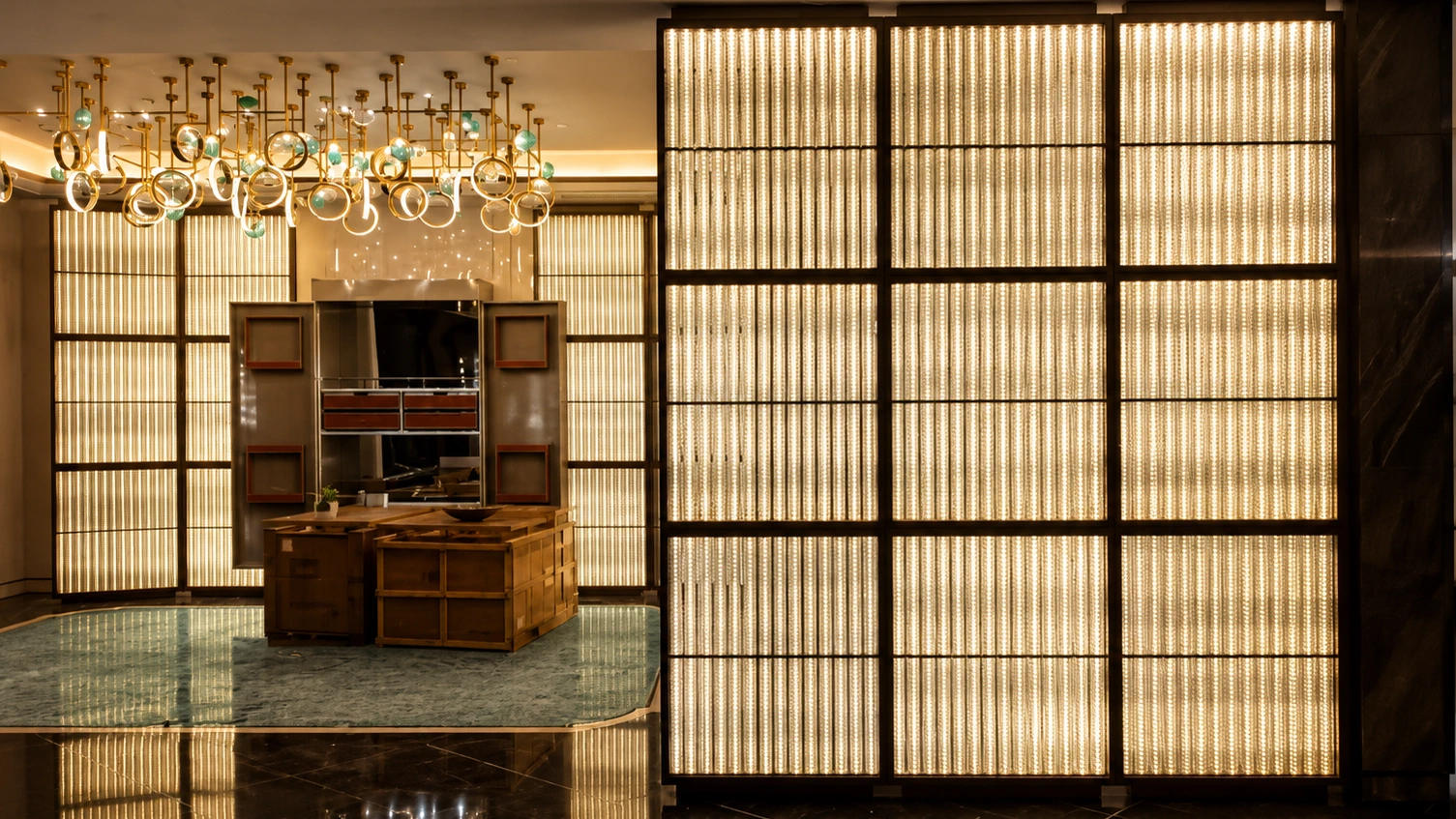 Crystal Tubes & Bars used in a custom interior crystal screen application